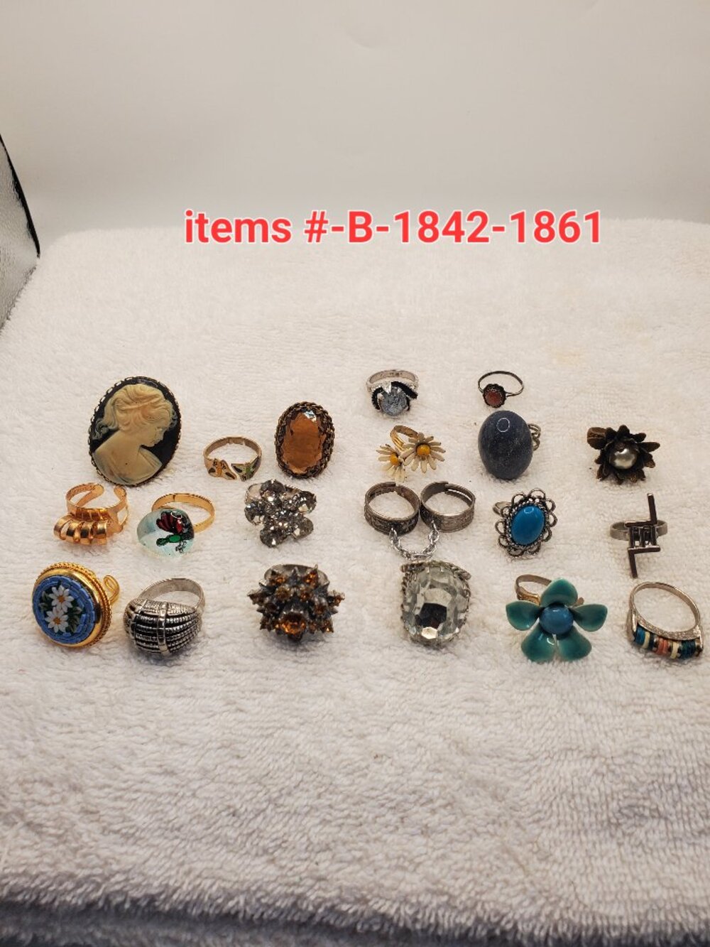 20 Rings, items # B-1842-1861, wt. 139. grams.